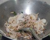 A picture of step 2 of Tomato kurma.