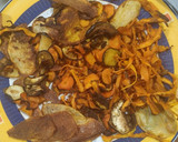 Foto del paso 2 de la receta: Chips vegetales crujientes (al horno)