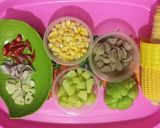 Foto langkah ke 2 dari resep Tumis jagung bakso dan labu siam.