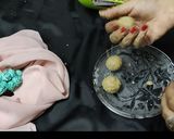 A picture of step 4 of Till gud ke laddoo.