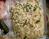 Foto langkah ke 4 dari resep Tongkol Suwir Cabai Hijau Pedas.