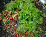 Foto langkah ke 3 dari resep Tumis Pare Tauco.