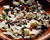 Foto del paso 5 de la receta: Ensalada con manzana 🍏🍅🥬