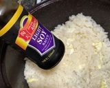 A picture of step 4 of Egg rice.