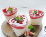 Foto langkah ke 4 dari resep Strawberry panacotta.