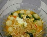 Foto langkah ke 5 dari resep Cilok mie kuah pedas.