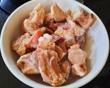 Hình bước làm 1 của món Sườn non kho thơm