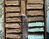 Foto del paso 3 de la receta: Lingotes de brownie con dulce de leche y crema