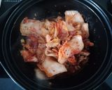 Hình bước làm 2 của món Canh kim chi cá hồi