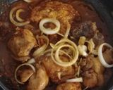 Foto langkah ke 3 dari resep Ayam kecap bawang bombay.