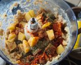 Foto del paso 2 de la receta: Pizza de pollo sin harinas