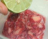 Foto langkah ke 5 dari resep Puding Susu Strawberry.