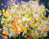 Hình bước làm 5 của món Cơm Chiên Chay Trái Thơm