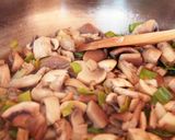 Foto del paso 2 de la receta: Paté de setas con puerro y jengibre