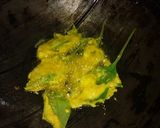 A picture of step 4 of Besan Palak Chat.