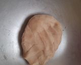 A picture of step 1 of Lilva na paratha.