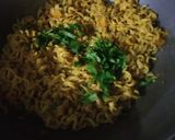 A picture of step 1 of Maggi pizza.
