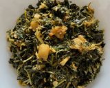 A picture of step 2 of Spinach with small prawn.