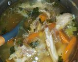 Foto langkah ke 4 dari resep Sop Ayam Kampung.