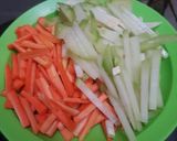 Foto langkah ke 2 dari resep Sayur labu siam dan wortel.