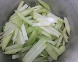 Foto langkah ke 2 dari resep Labu siam dan tahu kuah kuning (no santan).