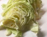 A picture of step 1 of Korean cookery cabbage salad! (Namuru).