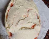 Foto del paso 5 de la receta: Huevo de Pascua relleno con crema y frutillas