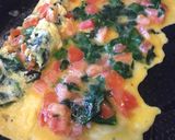 Foto del paso 6 de la receta: Rollo de Huevo de Tomate, Espinaca y Albahaca