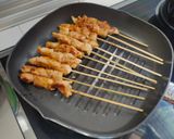 Foto langkah ke 3 dari resep Sate ayam bumbu kacang.