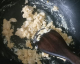 Foto langkah ke 6 dari resep Kwetiau Sosis.