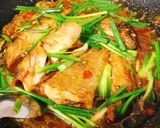 Hình bước làm 7 của món Cá Om Hành