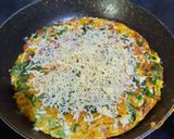 Foto langkah ke 4 dari resep Martabak mie daun kelor.