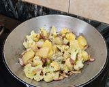 A picture of step 3 of Stir fry gobhi aloo.
