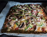 Foto del paso 3 de la receta: Pizza con base de brócoli y champiñón