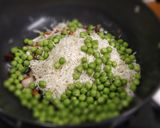 "पनीर मटार पुलाव" (Paneer Matar Pulao Recipe In Marathi) रेसिपी स्टेप 3 फोटो 