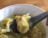 Hình bước làm 3 của món Hoành thánh tôm thịt