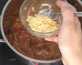 A picture of step 5 of Chicken hara masala.