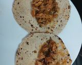 A picture of step 3 of Roti chicken garlic sauce rolls.
