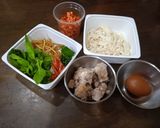 รูปขั้นตอนการทำที่ 2 ของ เฟตตูชินี่ผัดขี้เมา,เอ็นข้อไก่นุ่ม