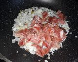 Foto del paso 3 de la receta: Ravioles con salsa de crema y jamón crudo