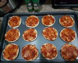 A picture of step 2 of Mini pizzas.