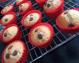 Foto del paso 2 de la receta: Mantecadas con chispas de chocolate