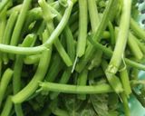 Hình bước làm 2 của món Rau bí xào thịt bò
