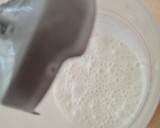 Foto del paso 2 de la receta: Salsa de yogur 🥛 Aderezo inspirado en yogurnesa