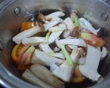 Hình bước làm 2 của món Canh Miến Dong Đậu Hũ Non