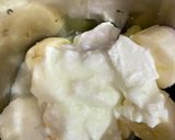 A picture of step 2 of Melon banana smoothie.