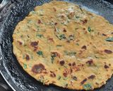 A picture of step 6 of Palak paratha (spinach paratha).