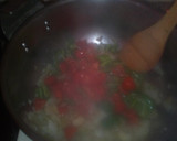 Foto del paso 3 de la receta: Merluza salteada con hierbas aromáticas