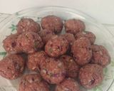 Foto del paso 2 de la receta: Albóndigas de Carne Molida en Salsa de Tomate!!