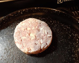 Foto del paso 15 de la receta: Combo completo. Pan de hamburguesa, hamburguesa, aros fritos